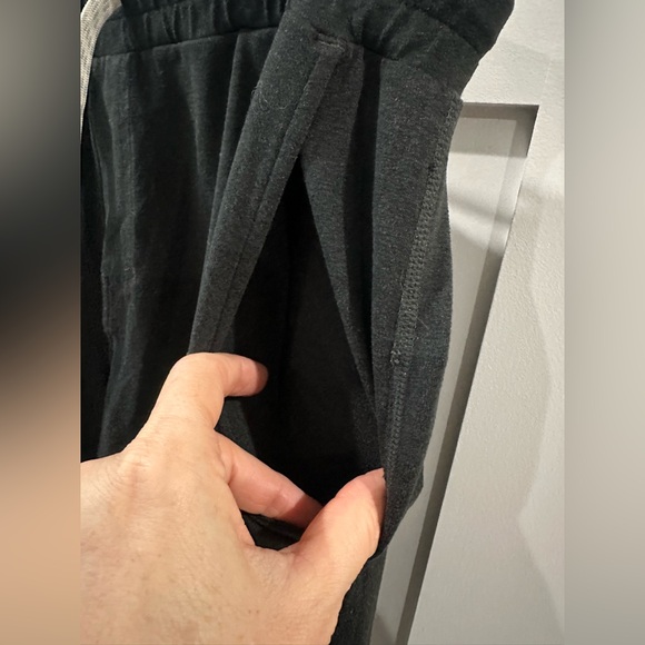 Vuori Ponto Shorts Mens Size M Lounge Soft V344 Black - Picture 3 of 7